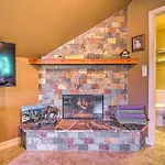Romantic Yosemiteandbass Lake Retreat With Mtn Views!